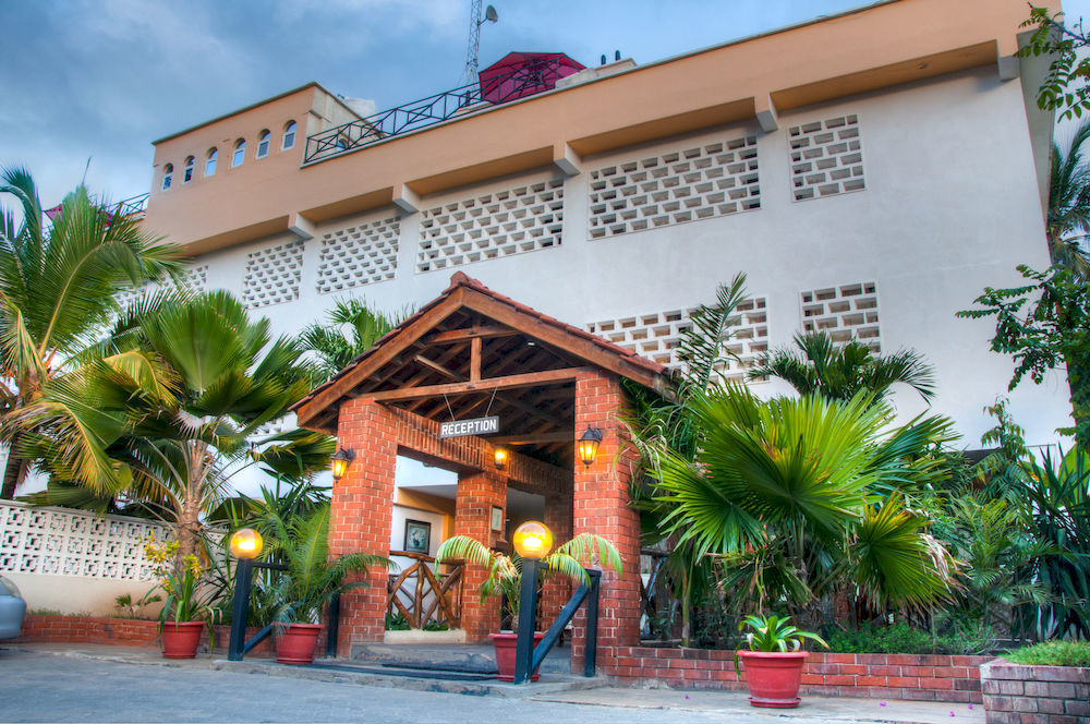 Kahama Hotel Mombasa Bamburi Exterior foto